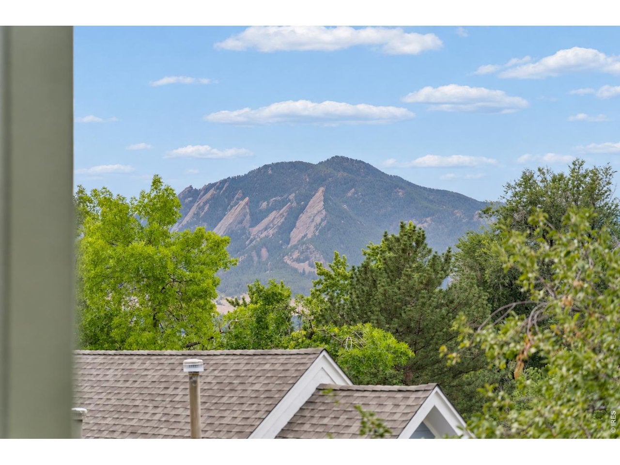 2140 Mesa Dr