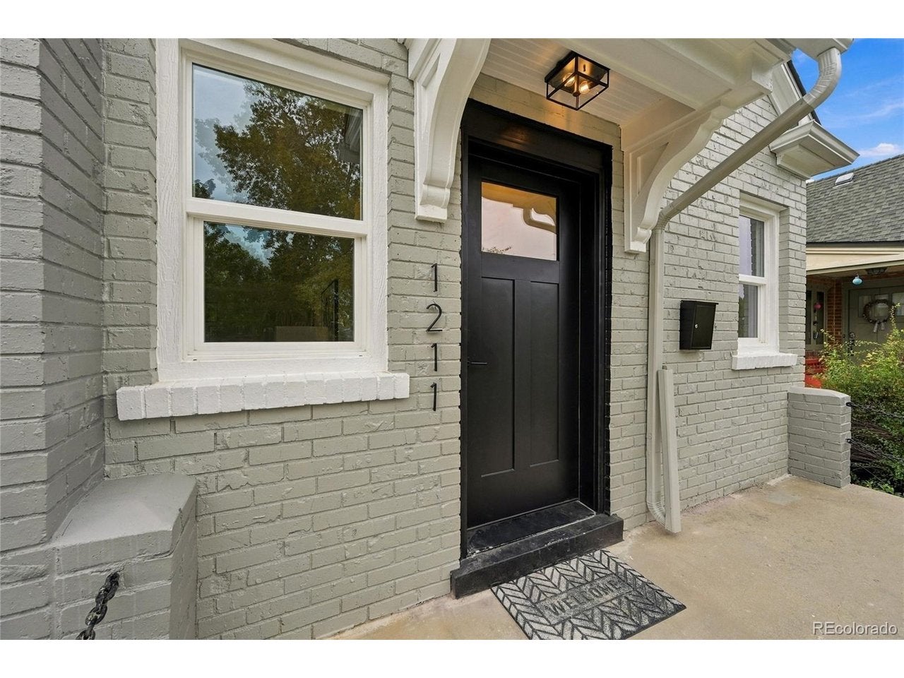 1211 Bellaire St