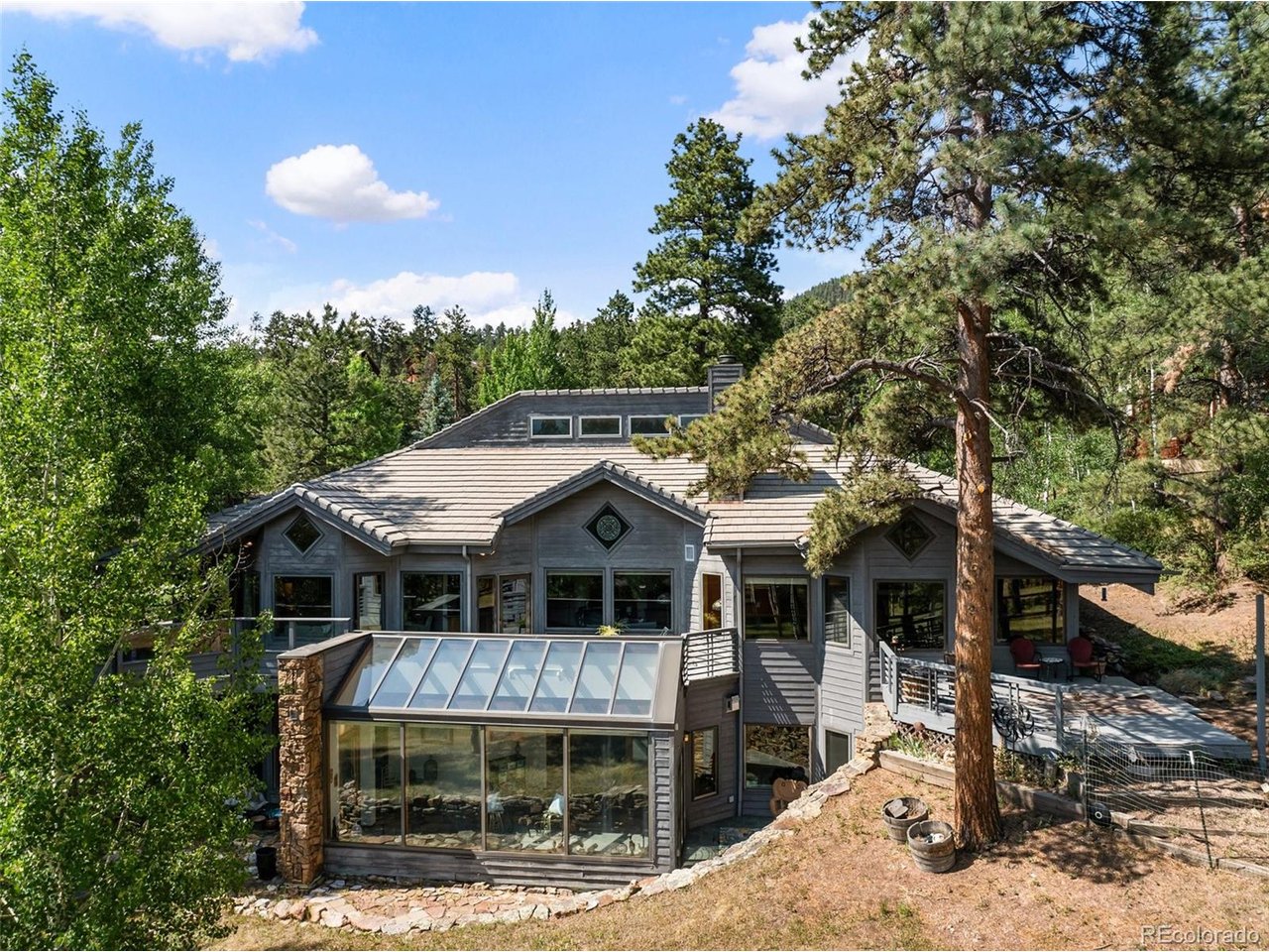945 Sun Valley Dr