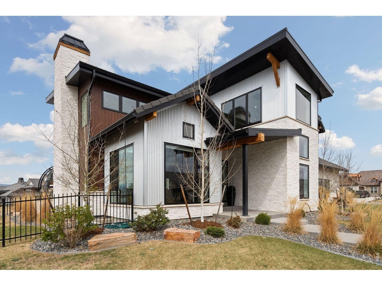 2311 Sugarloaf Rd