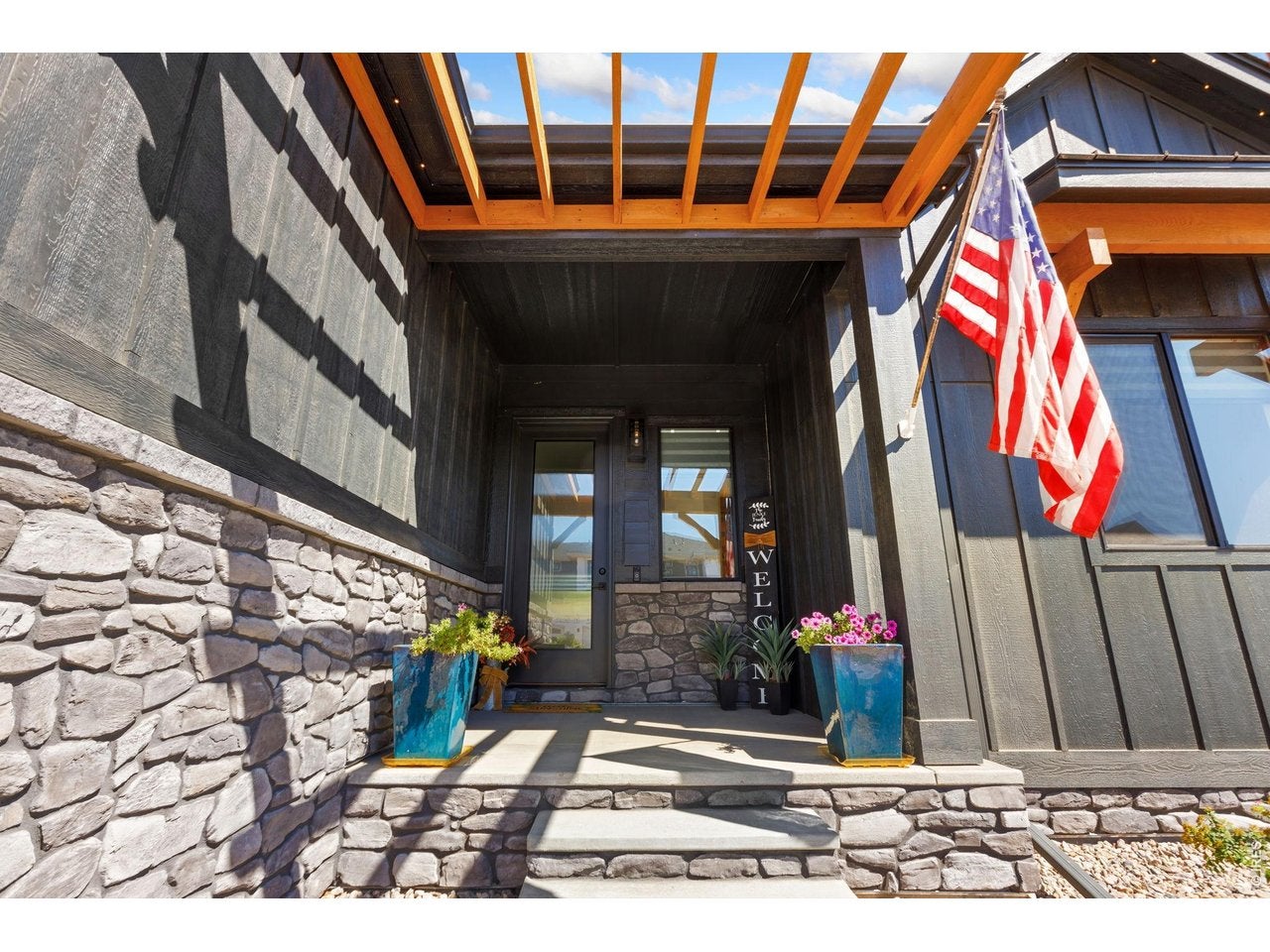 843 Clydesdale Dr