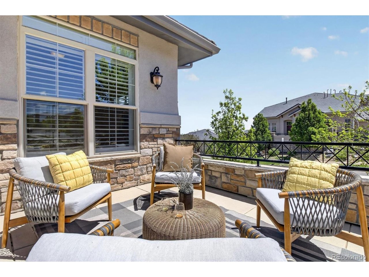 375 Casalon Pl