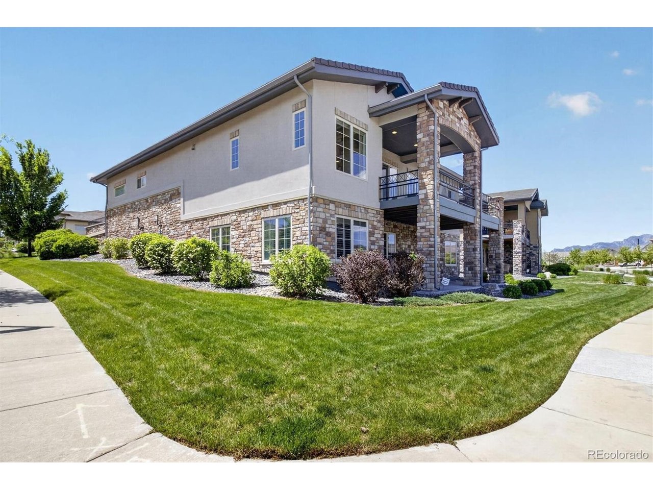 375 Casalon Pl