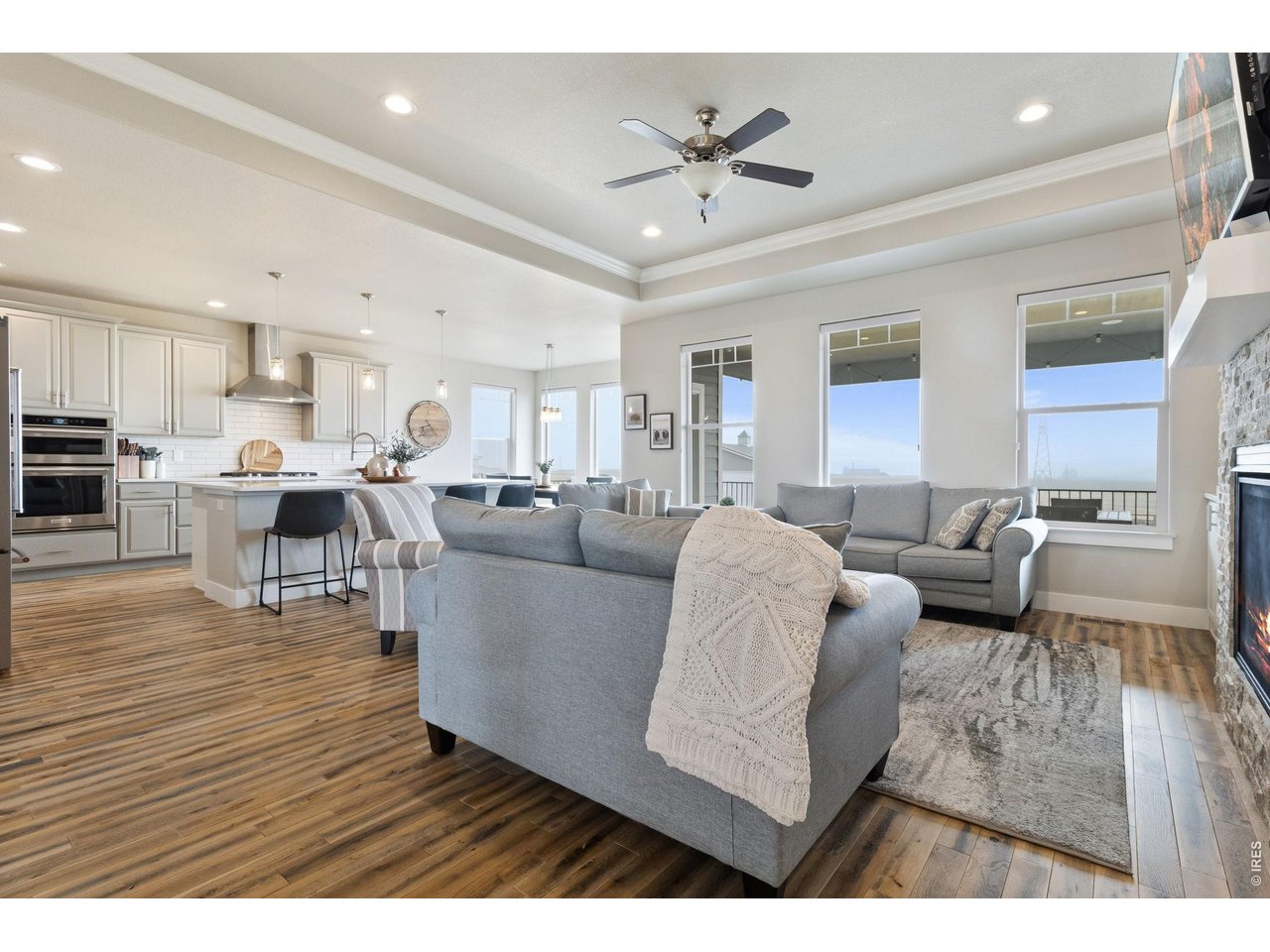 5042 Prairie Lark Ln