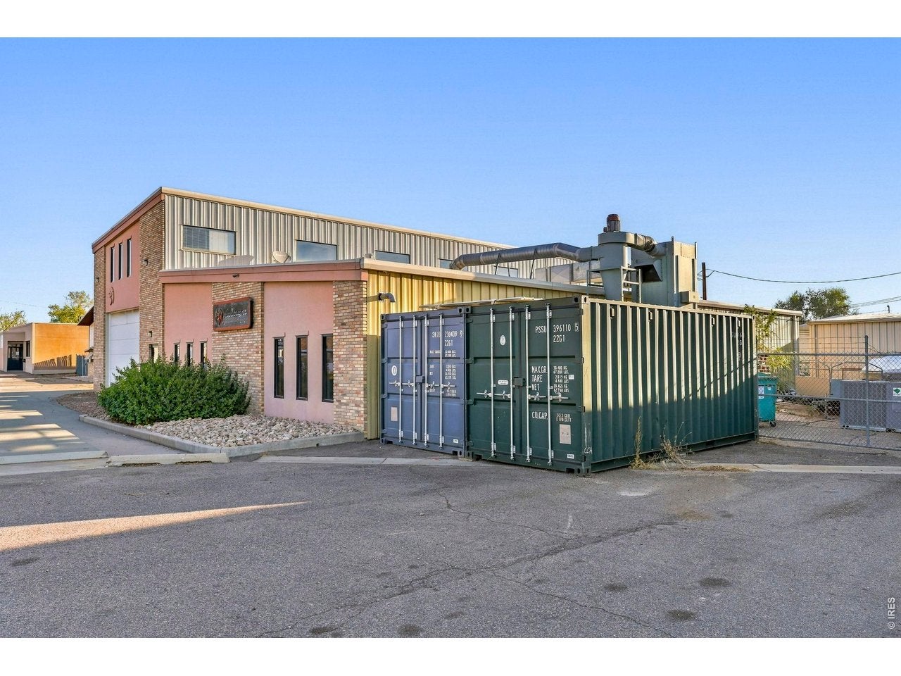 2438 6th Ave