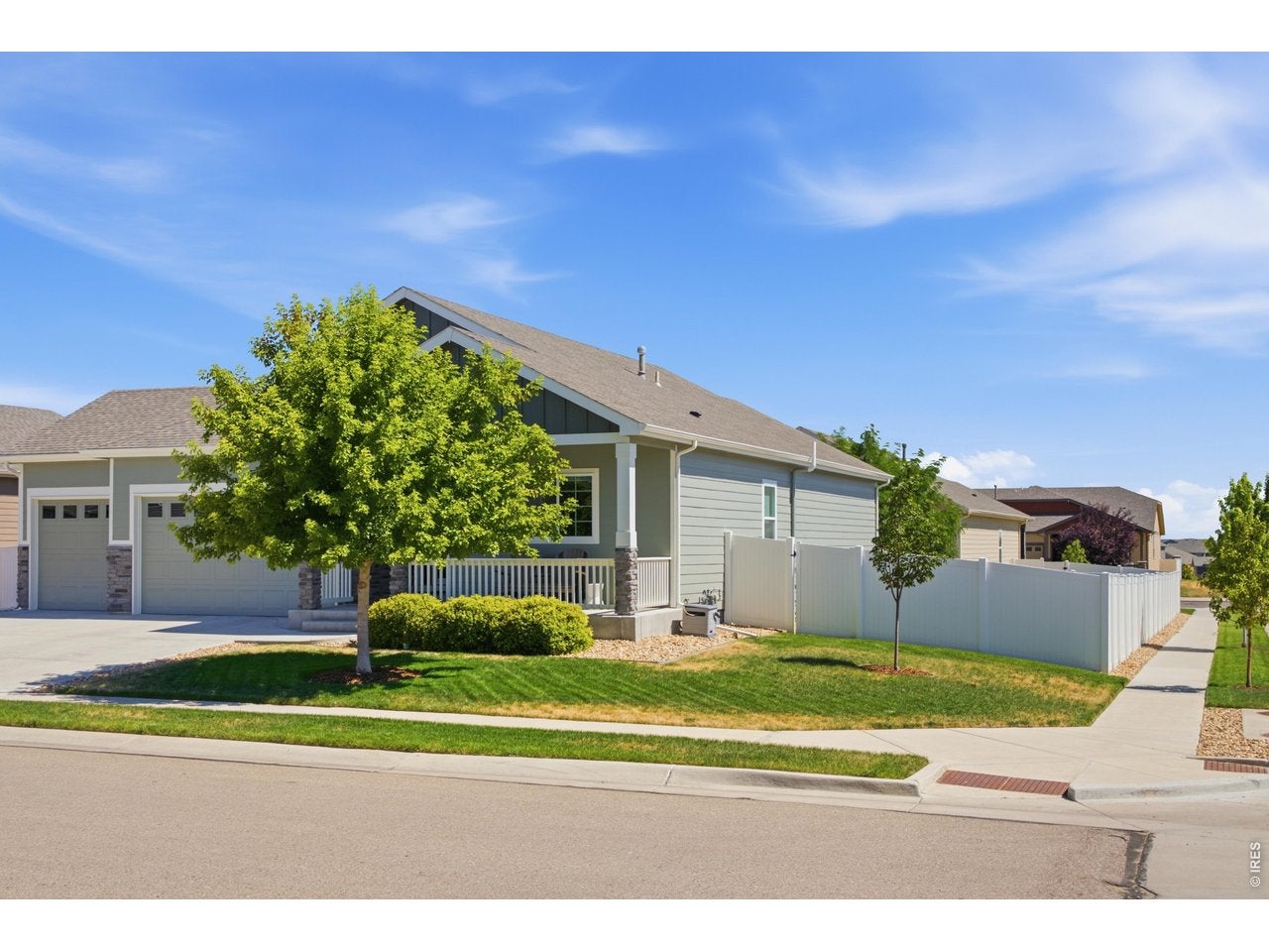 867 Sunlight Peak Dr