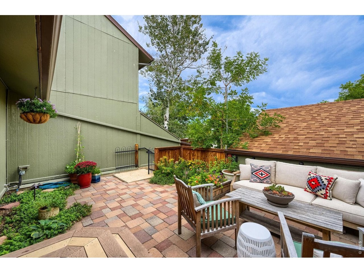 4176 Greenbriar Blvd