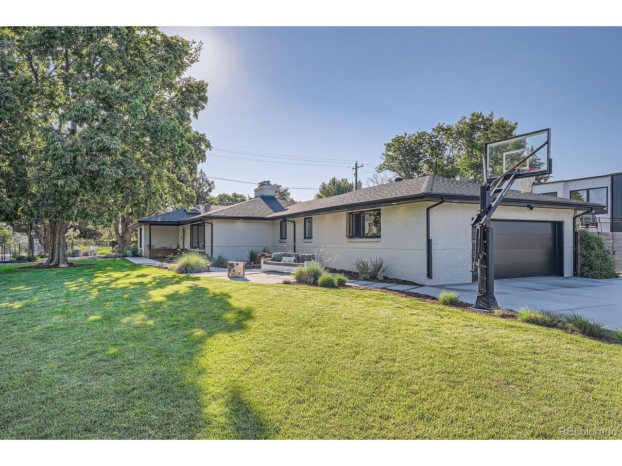 3695 E Dartmouth Ave