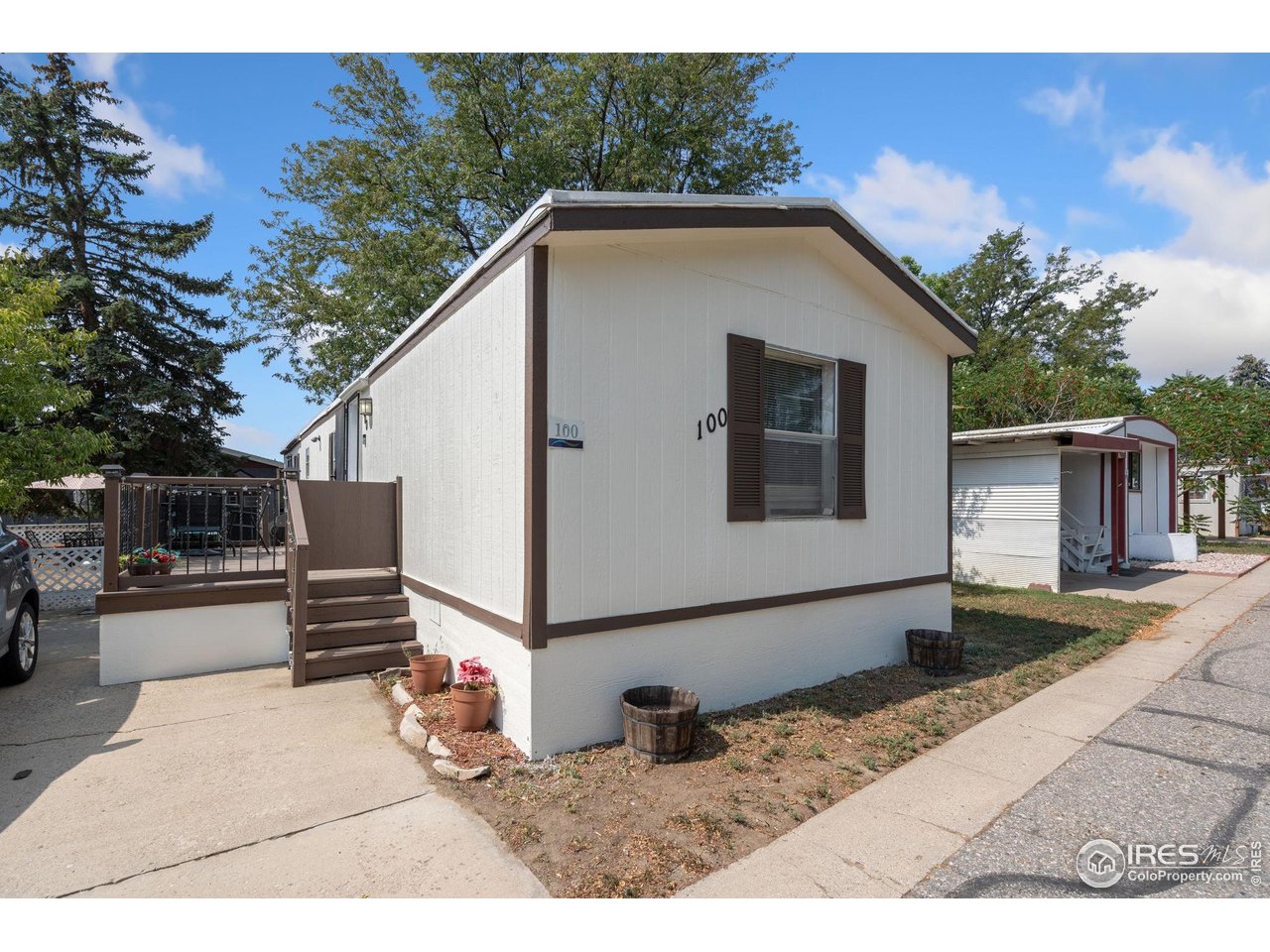 Welcome to this spacious corner lot!