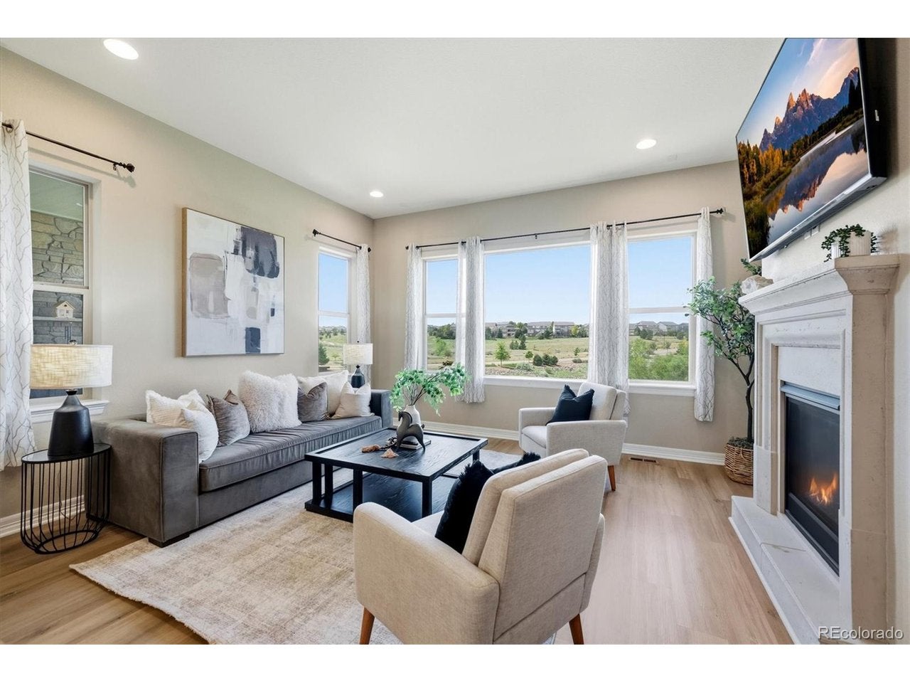 8641 S De Gaulle Ct