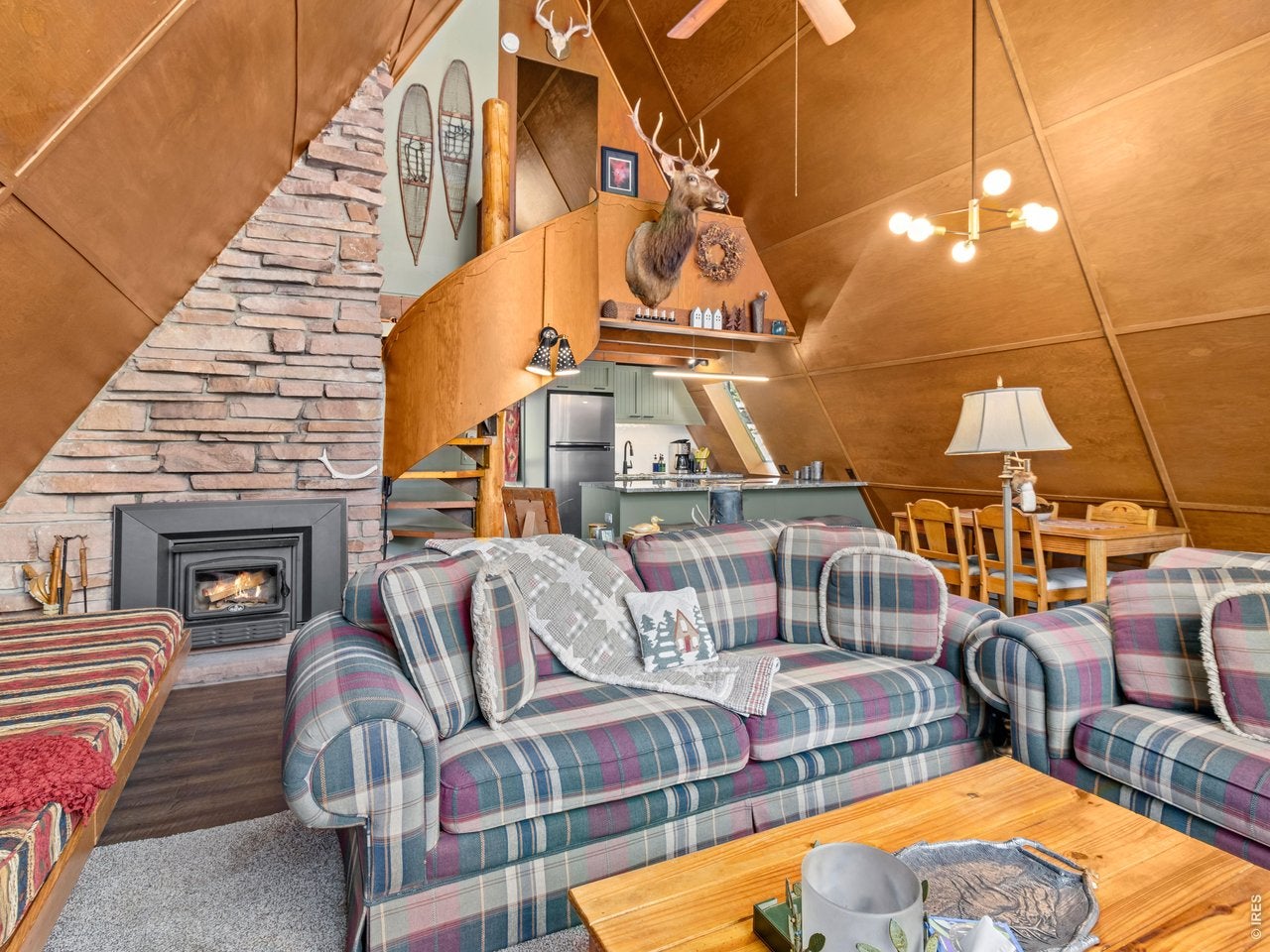 847 Hemlock Dr