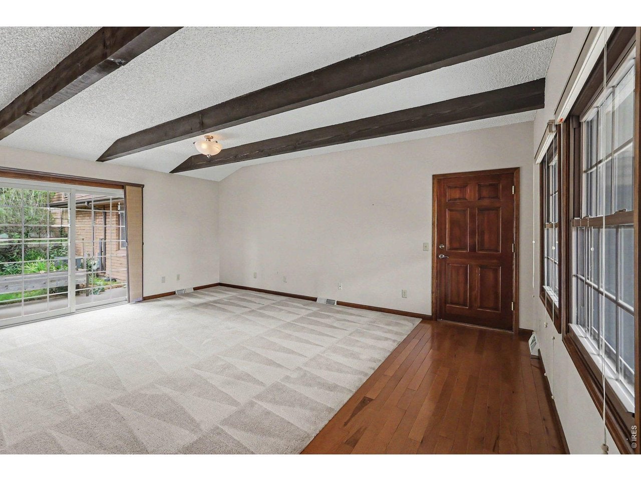3105 Grand View Dr