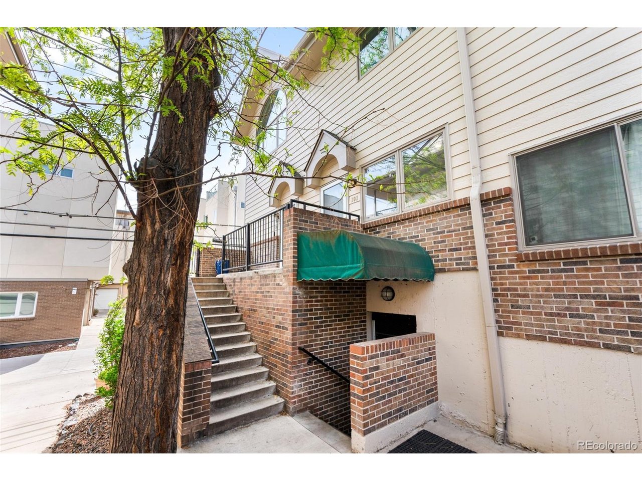 170 S Jackson St 101