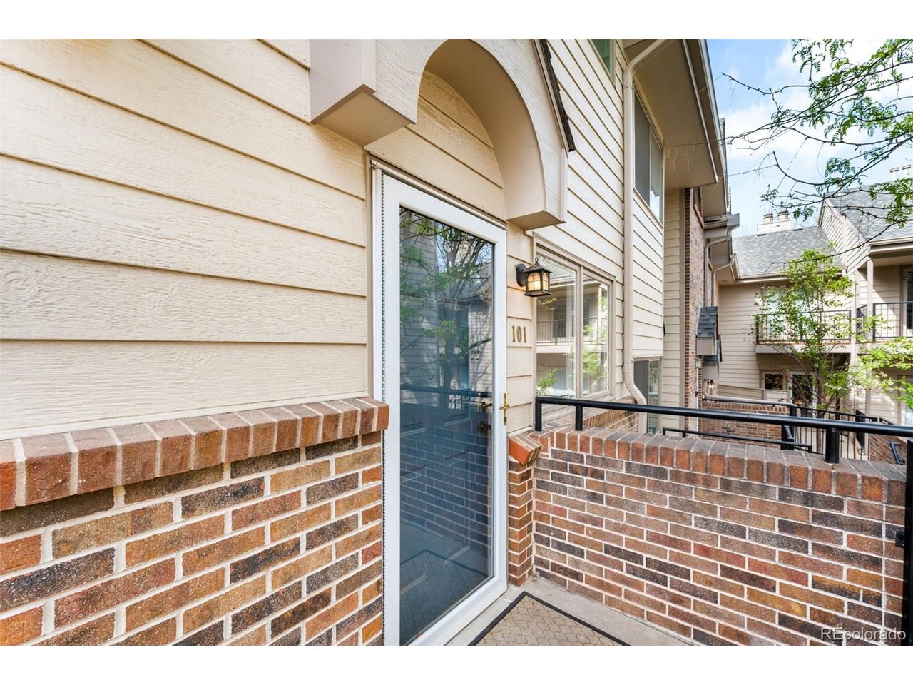 170 S Jackson St 101