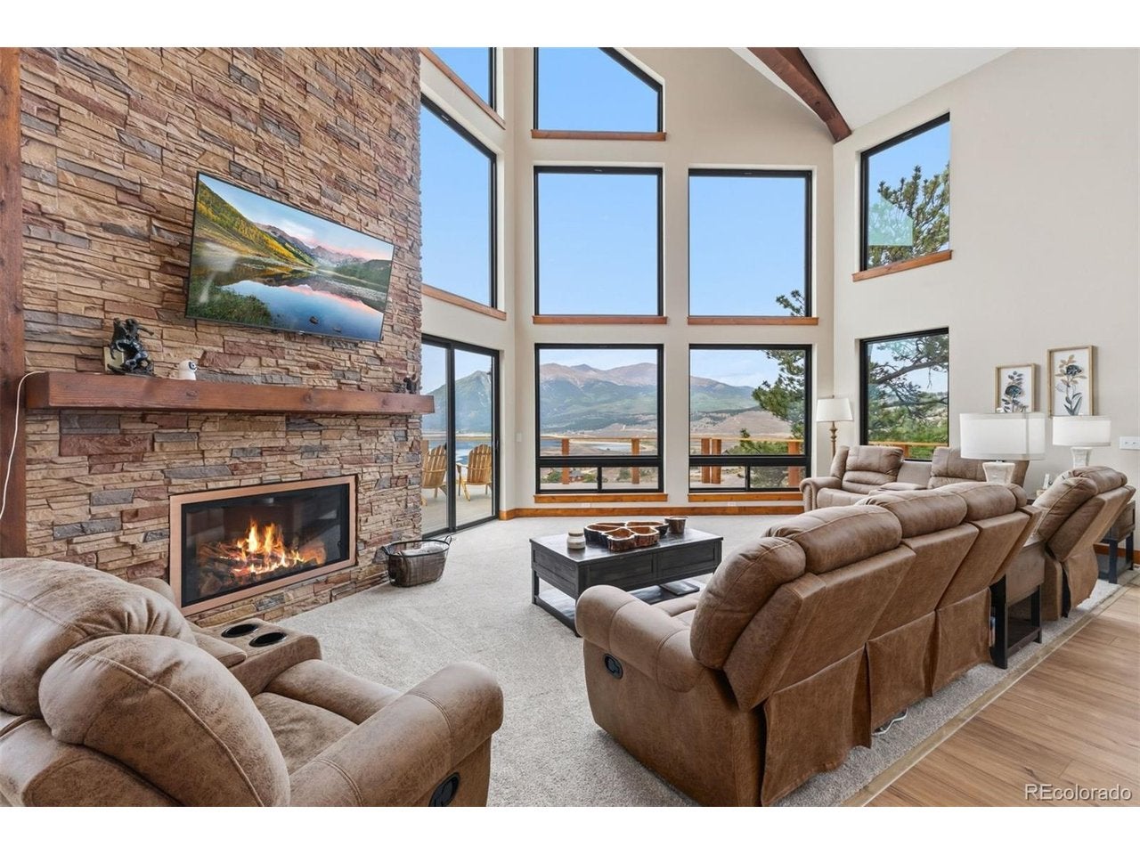 350 Rainbow Dr