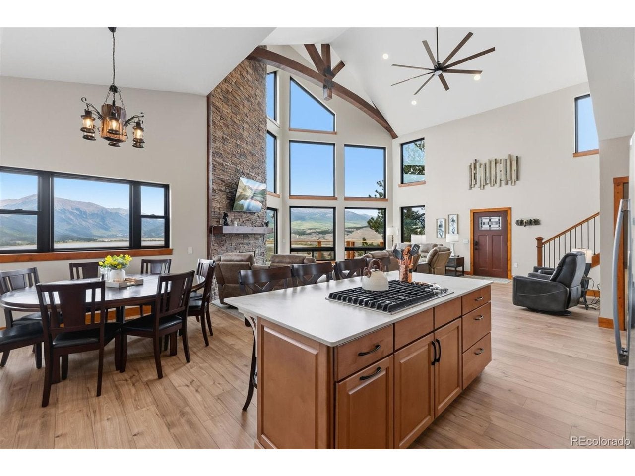 350 Rainbow Dr
