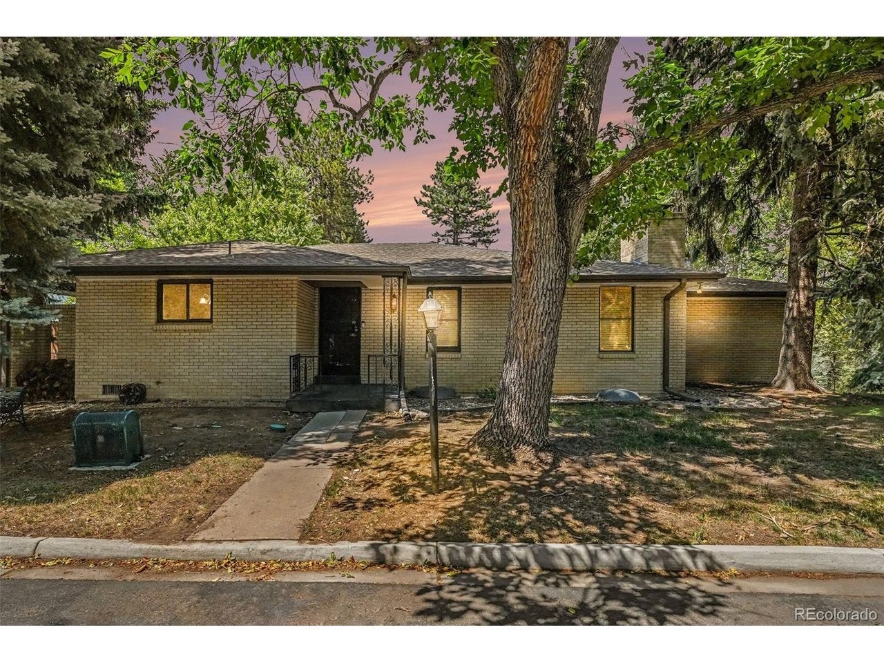 Photo 1 of 28 — 8550 W 10th Ave, Lakewood, CO 80215