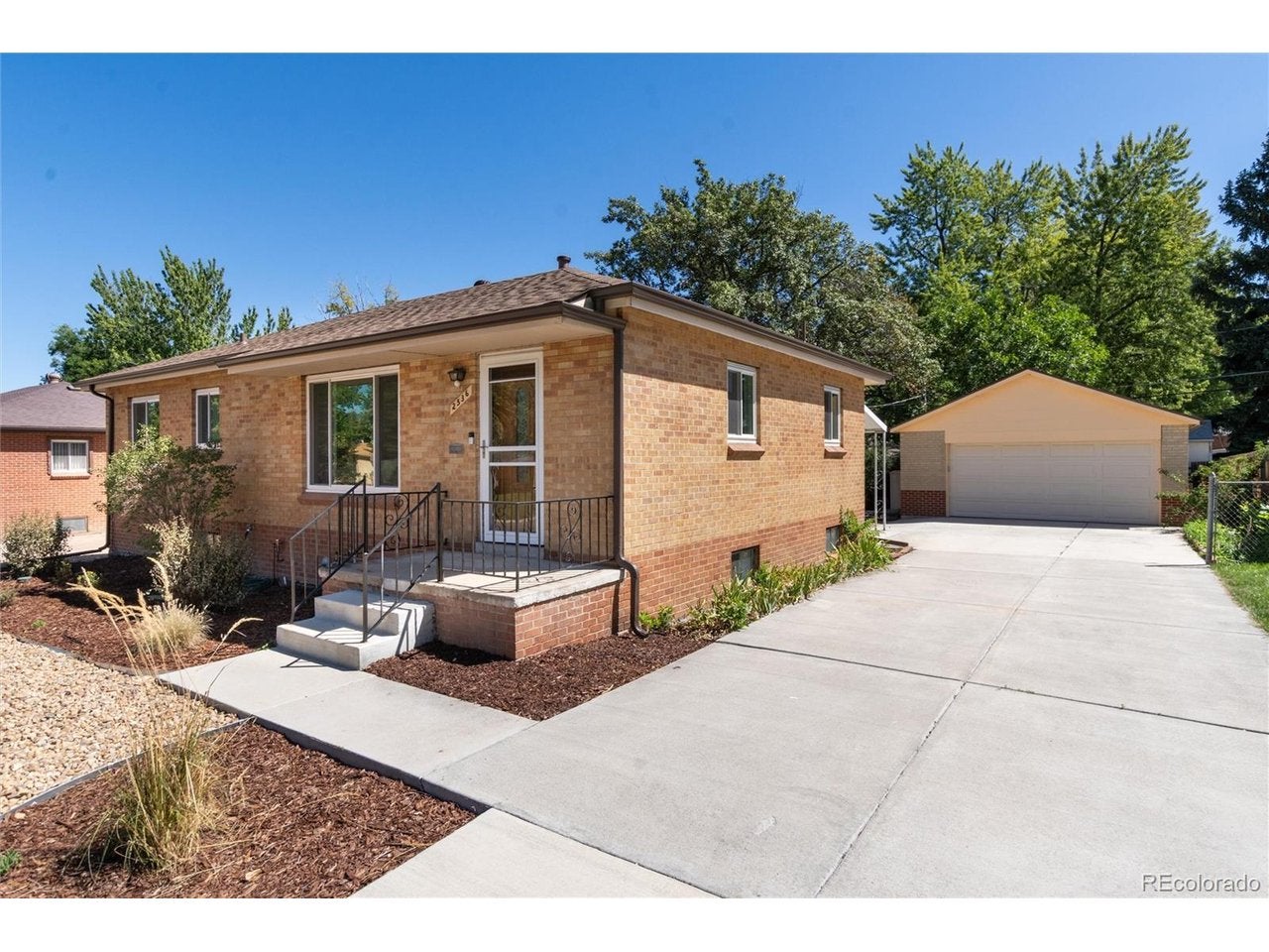 2536 S Winona Ct