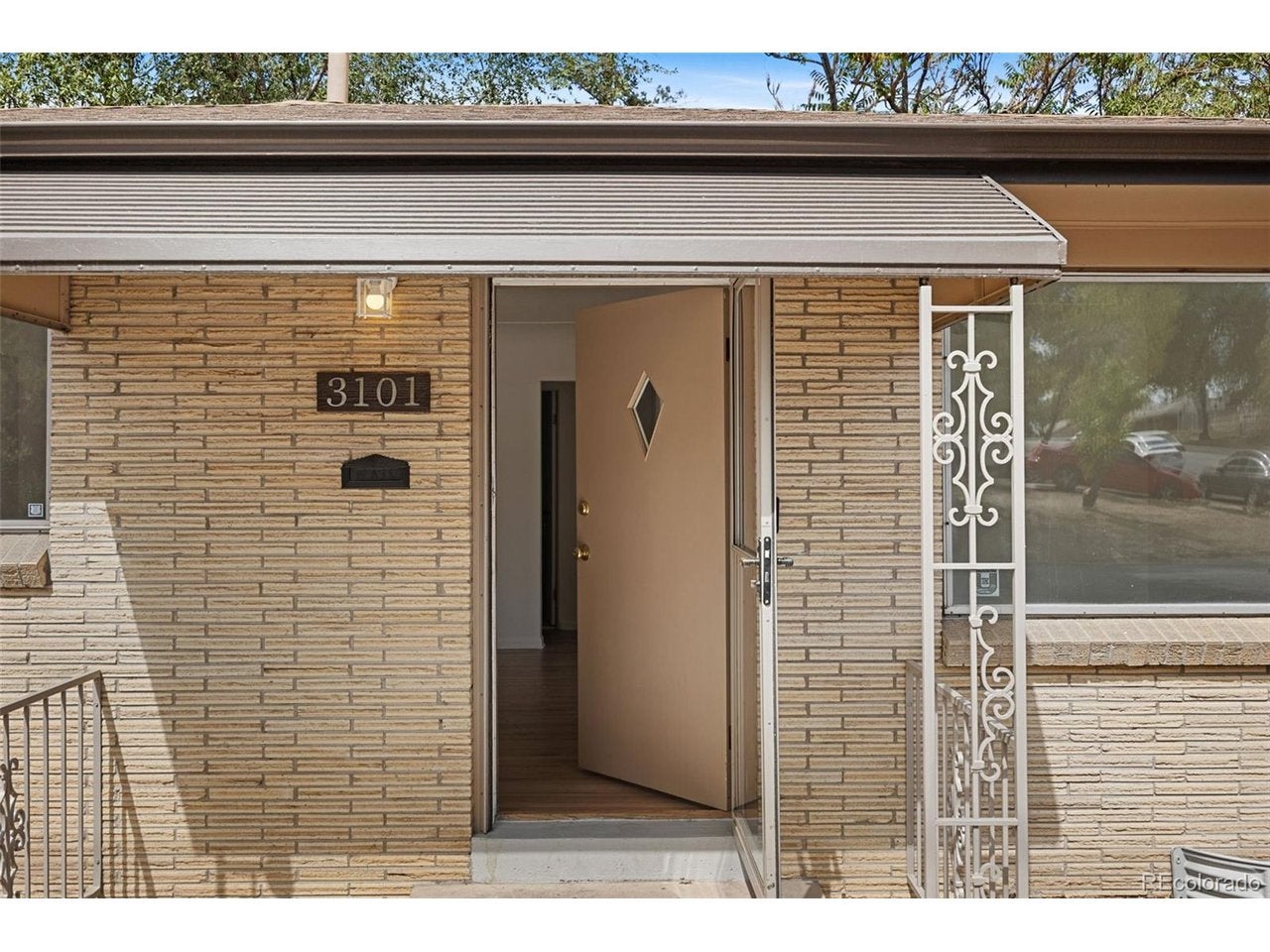 3101 W Cedar Ave