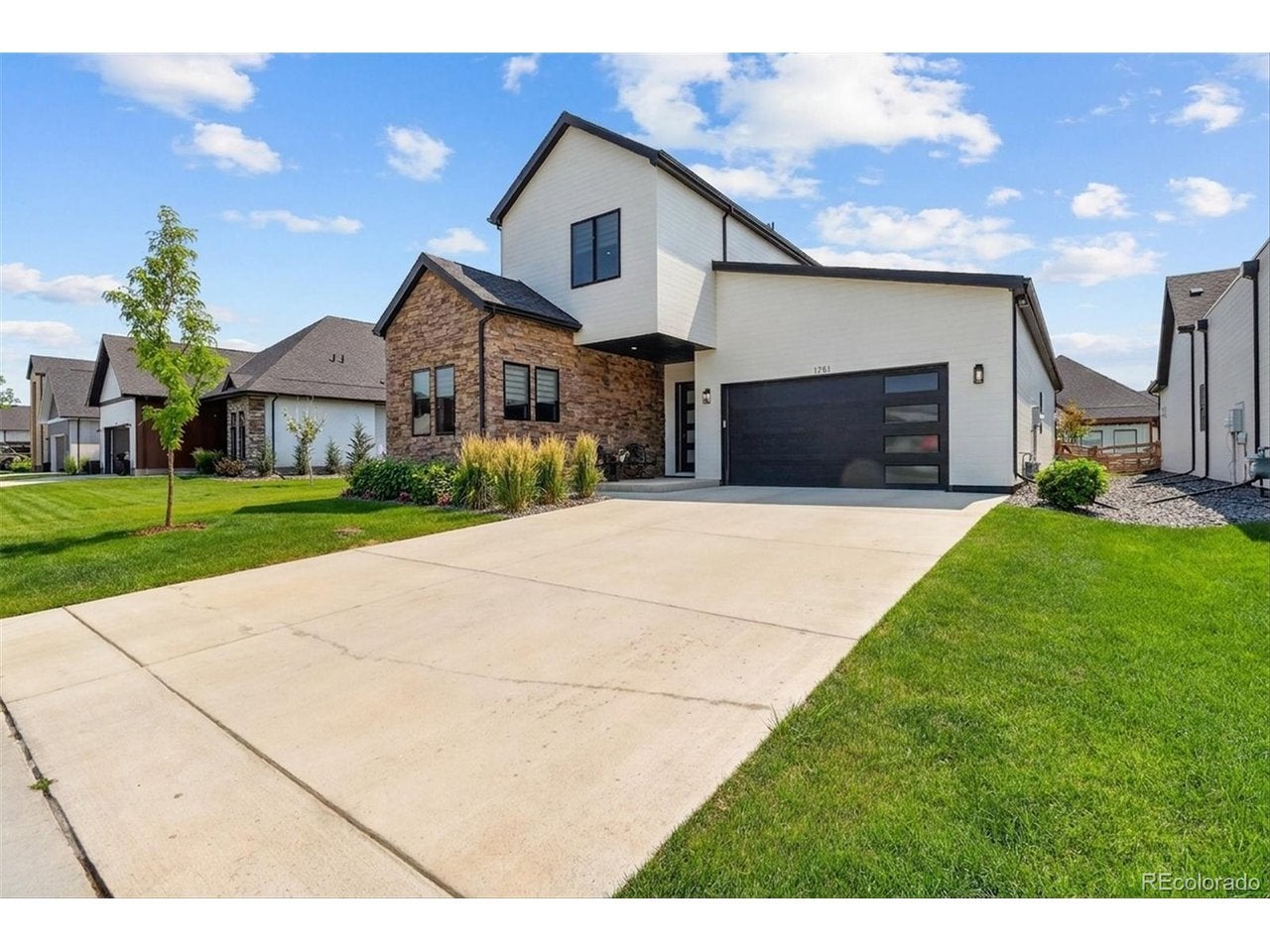 1751 Barefoot Dr