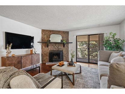 943 S Zeno Way Unit 207 – Investment Home