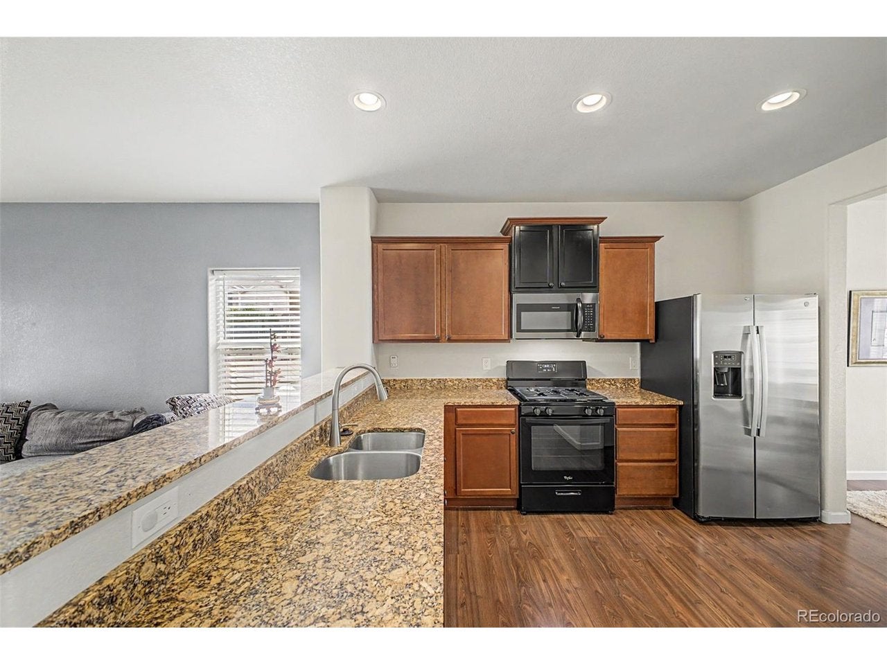 9526 Dexter Ln