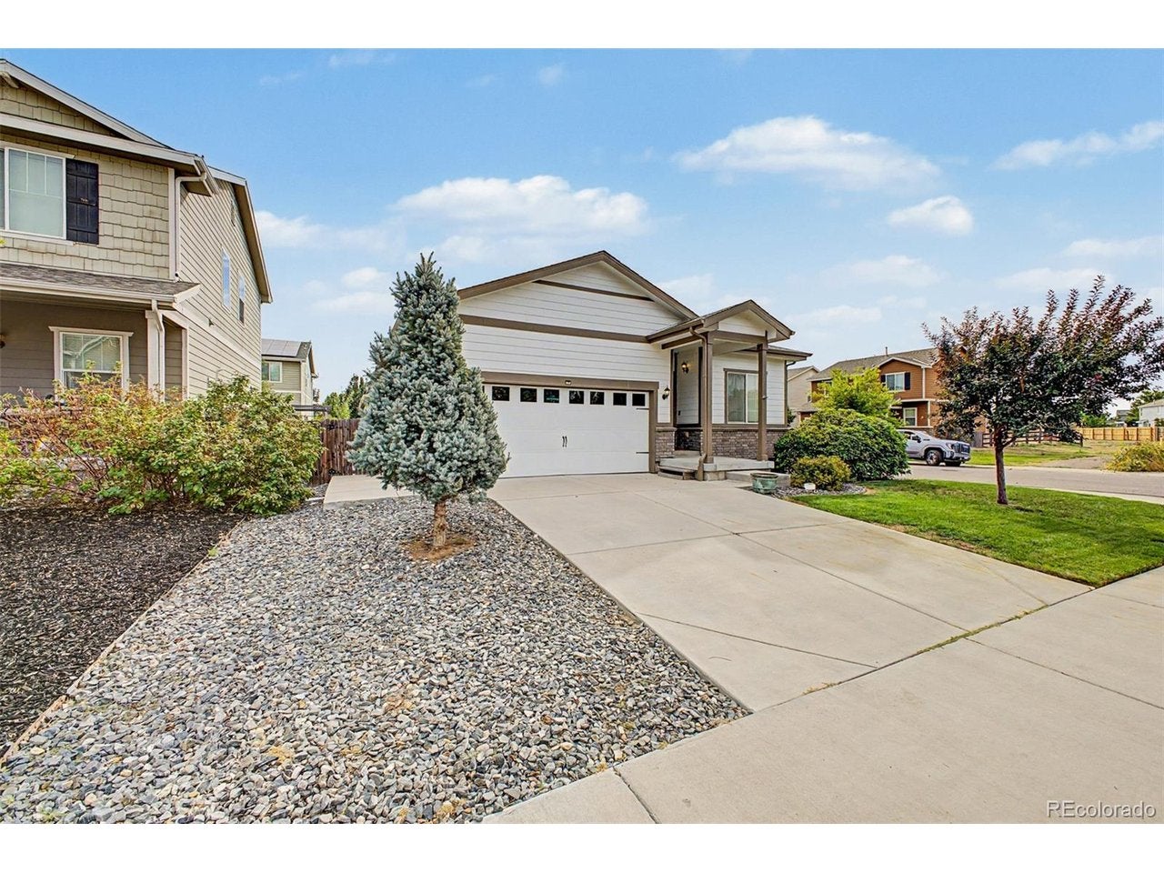 9526 Dexter Ln
