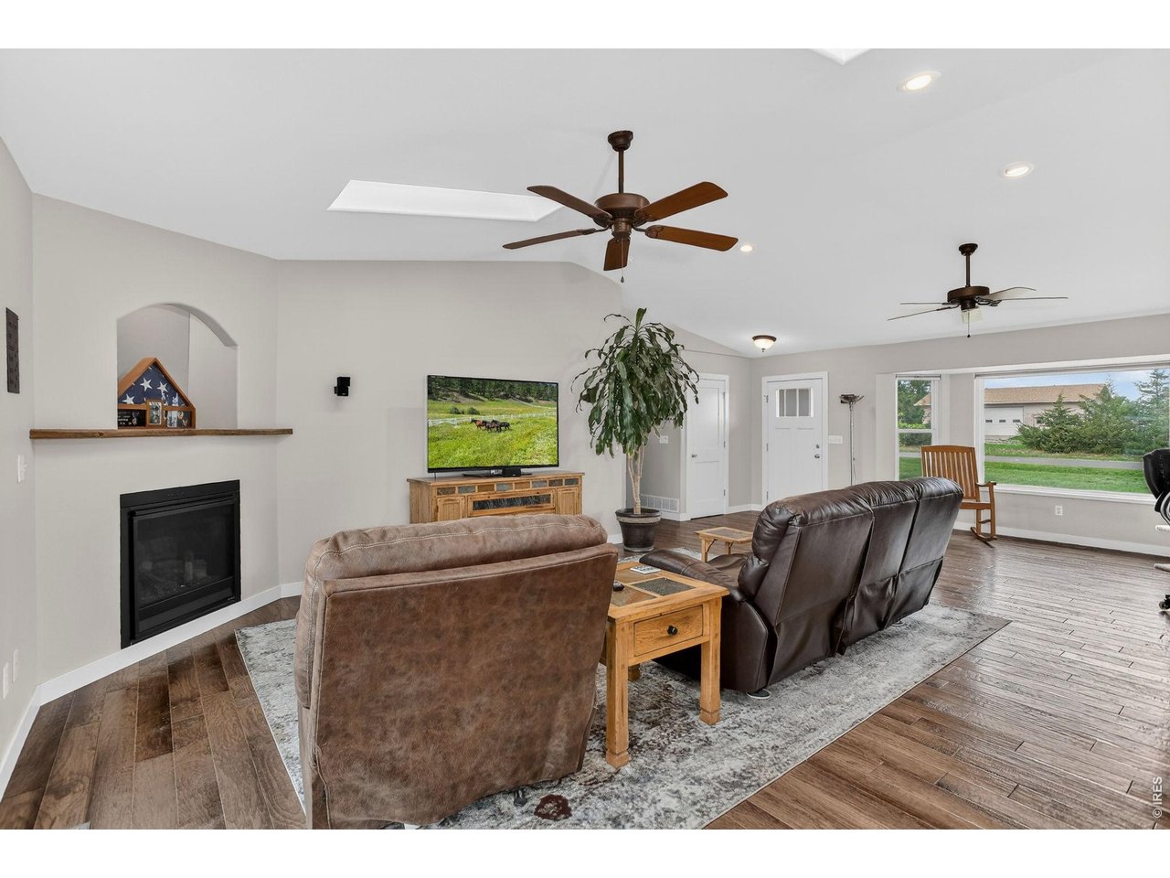 4717 Foothills Dr