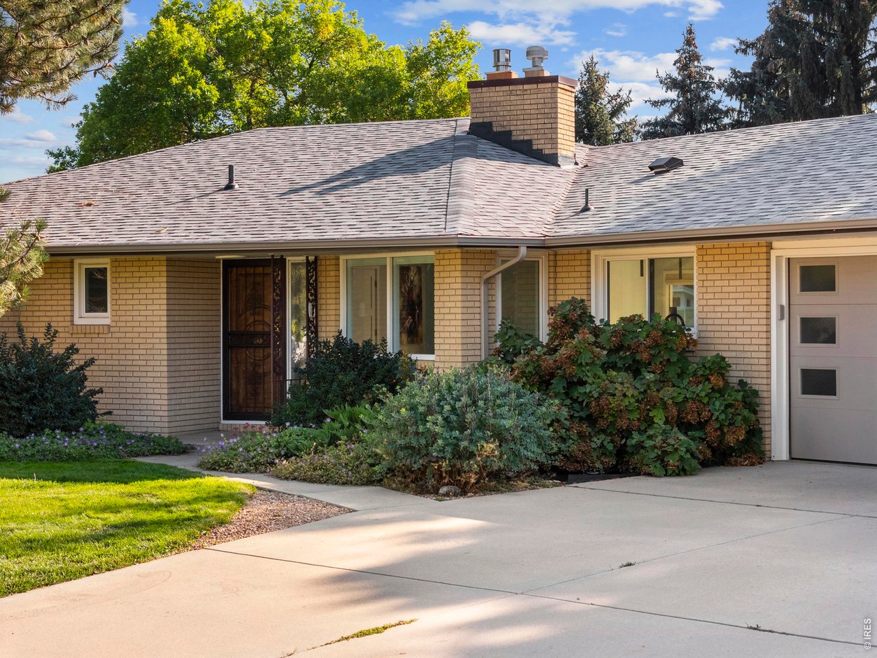 2739 Grinnell Dr