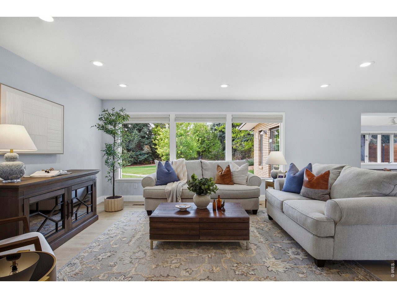 2739 Grinnell Dr