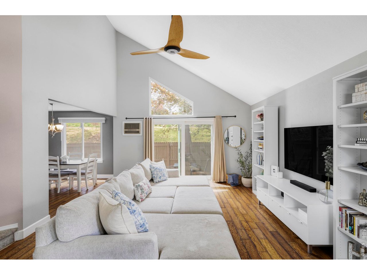 Photo 1 of 40 — 552 W Jamison Pl, Littleton, CO 80120