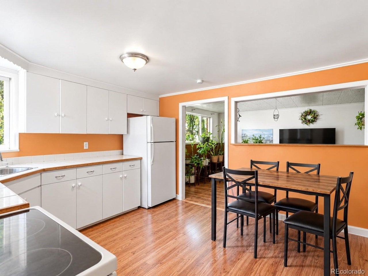2732 W 37th Ave