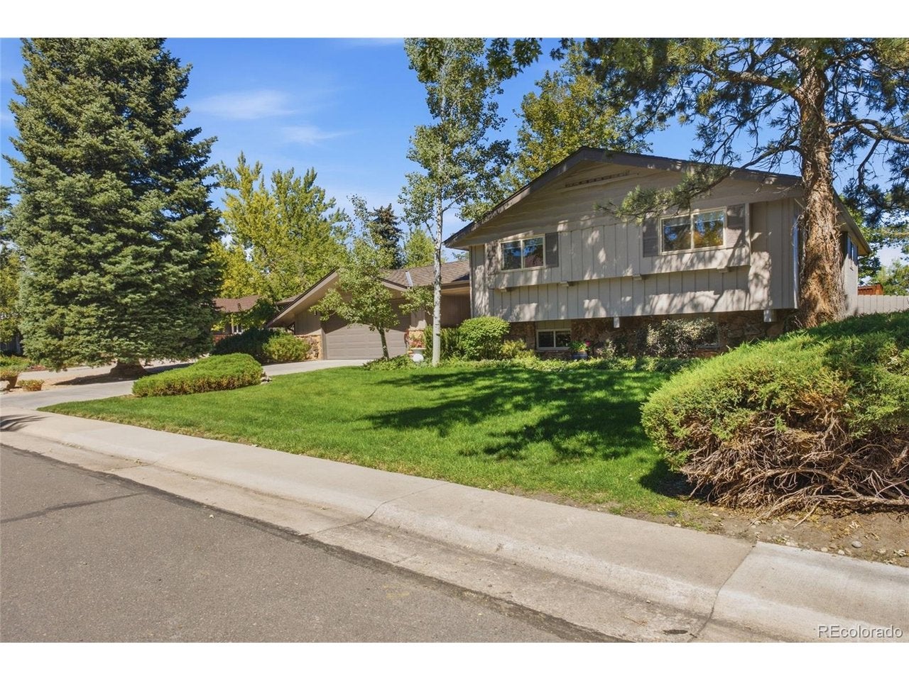 11327 W 26th Place Lakewood