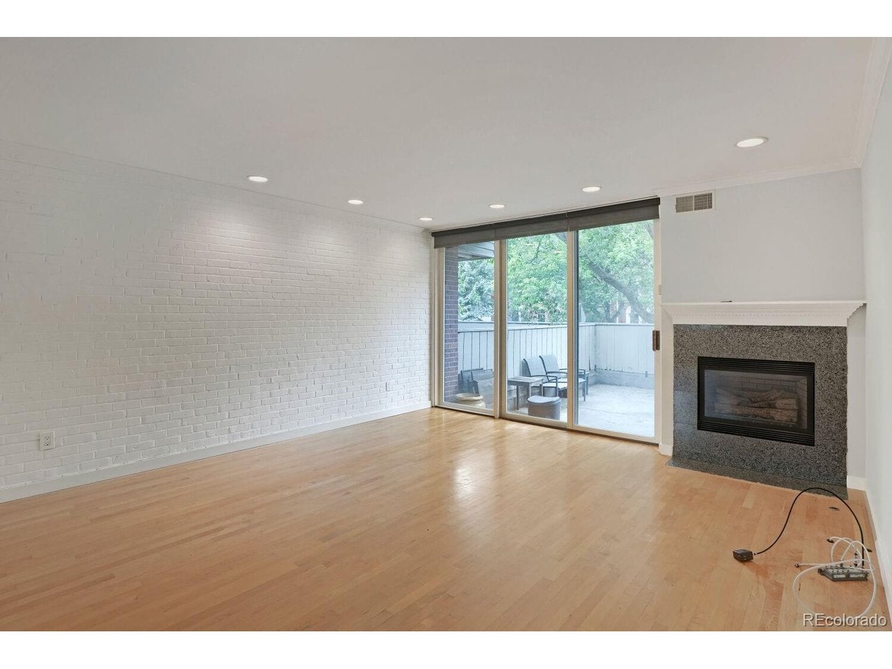 468 Josephine St