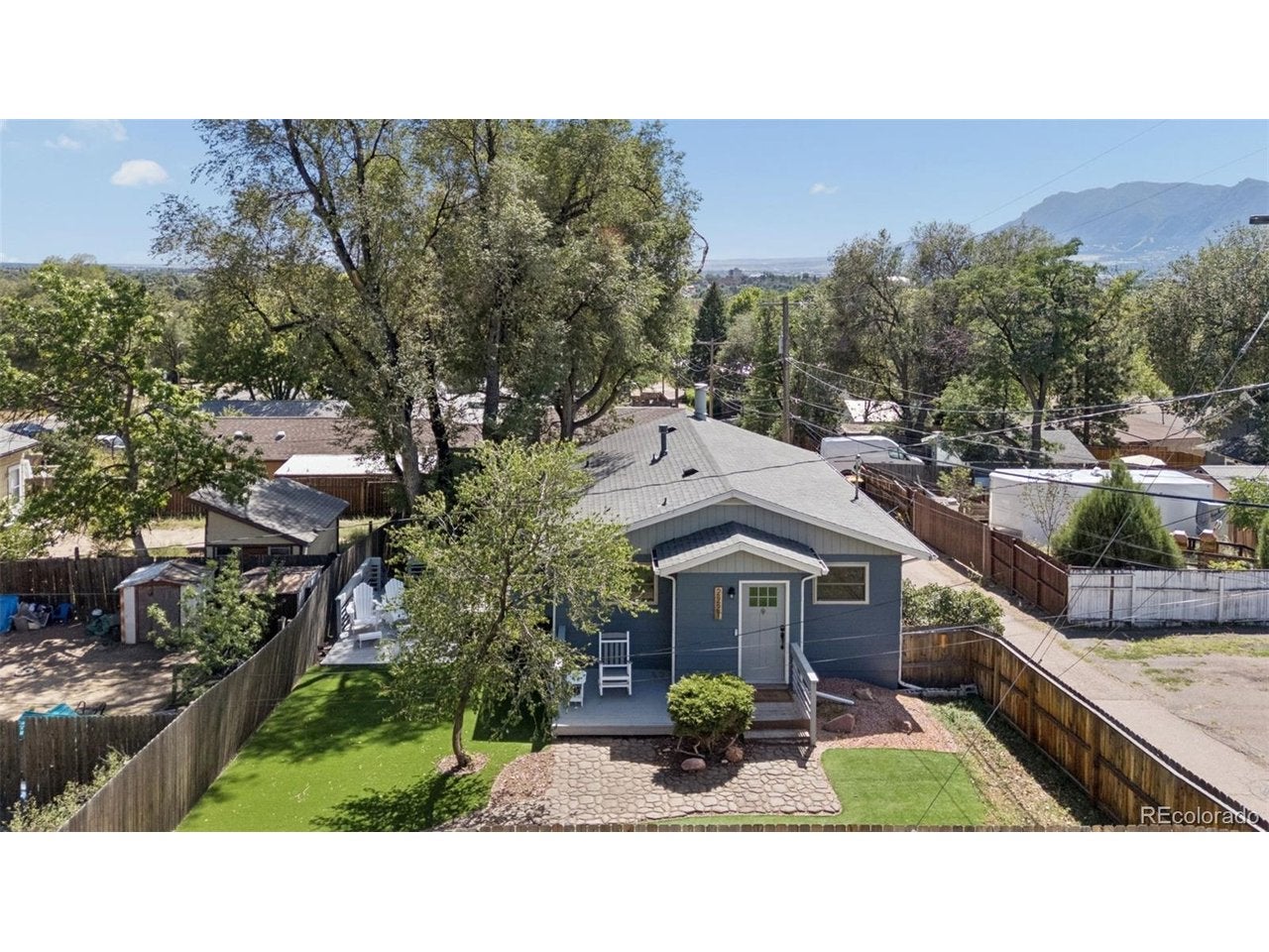 2221 E Uintah St