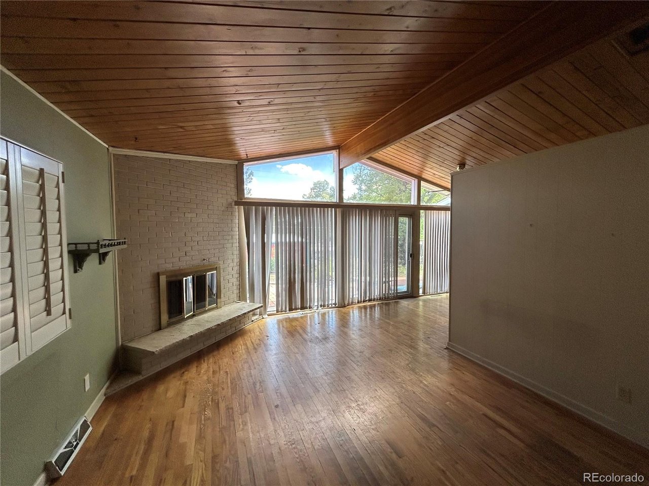 Photo 1 of 27 — 850 W 6th Ave, Broomfield, CO 80020