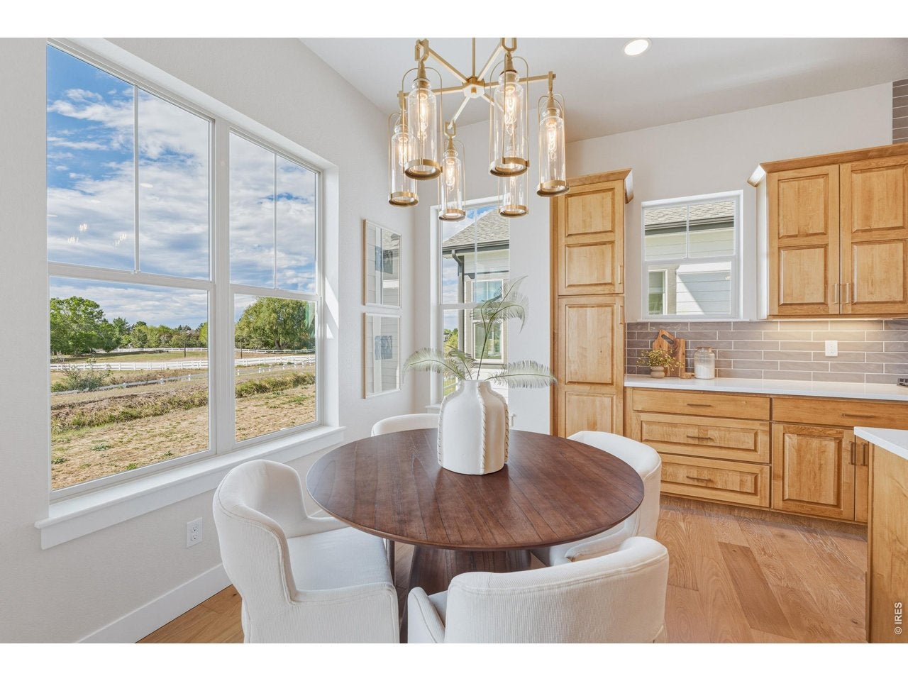 8467 Annapolis Dr
