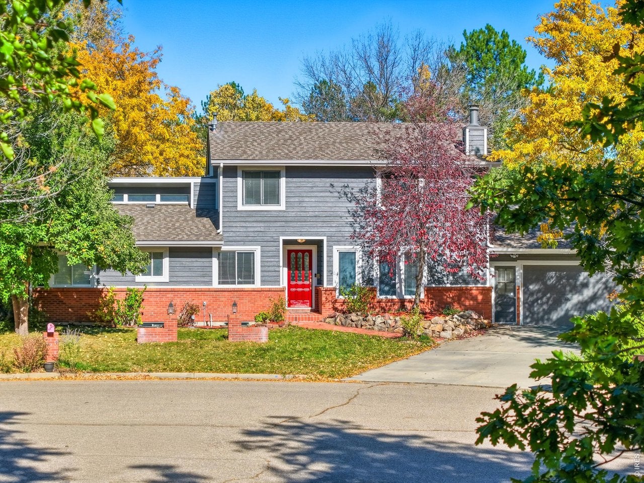 4584 Robinson Pl