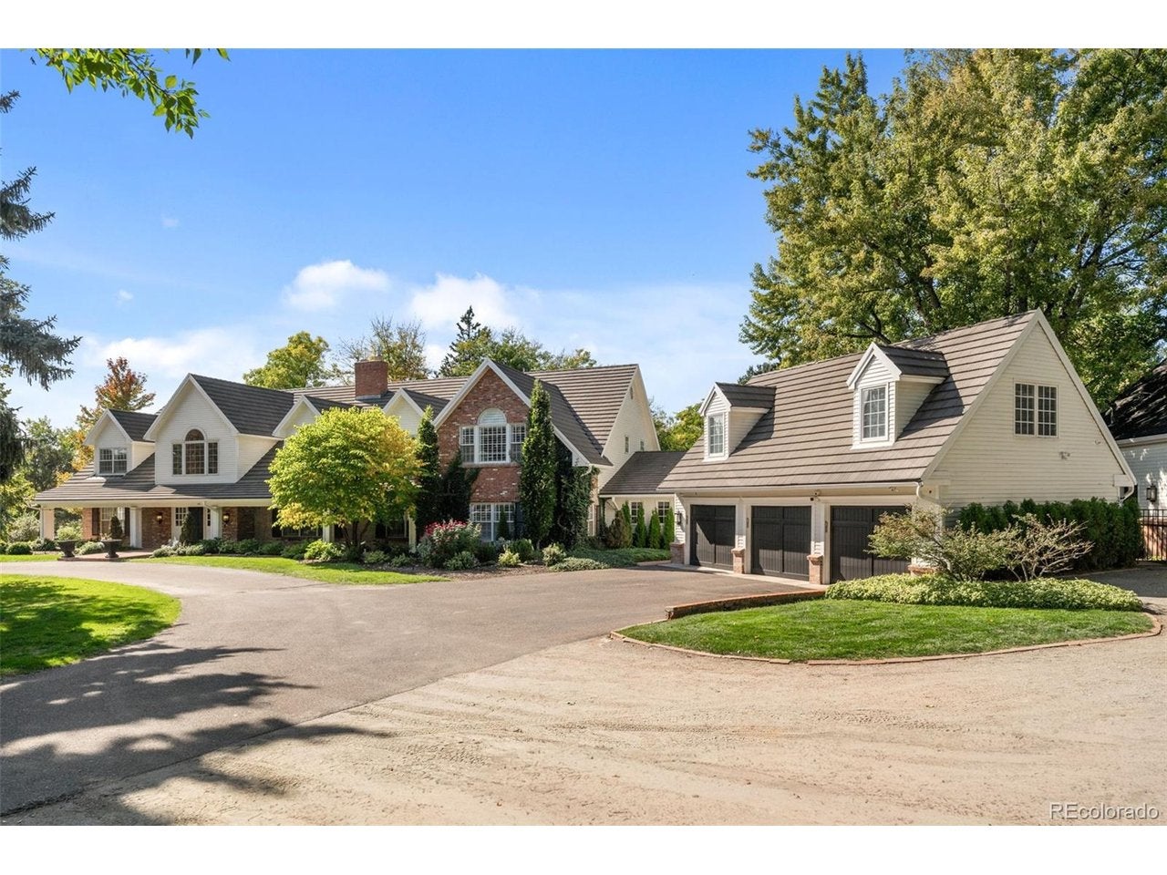11 Village Rd