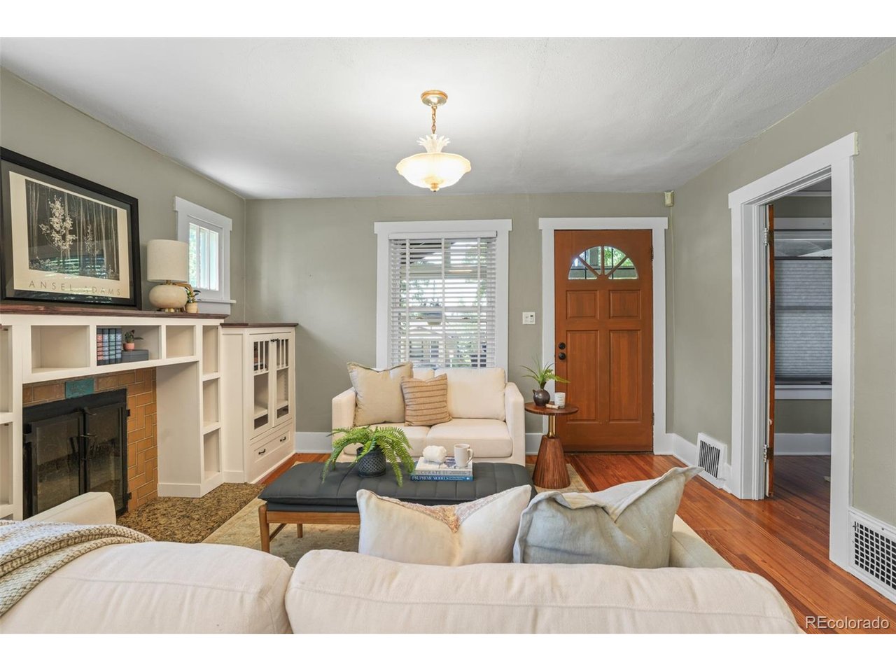 4401 W Hayward Pl