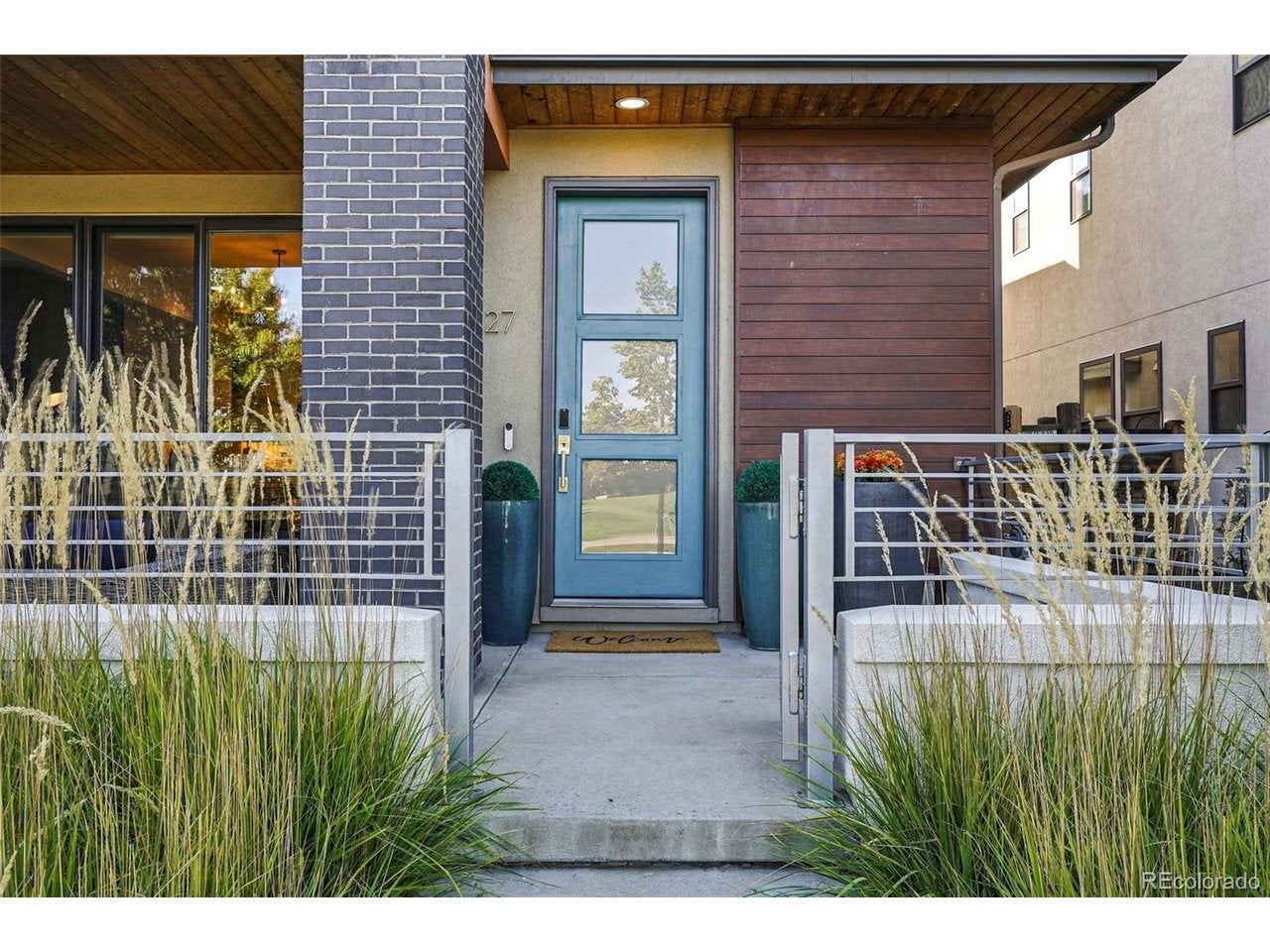 27 S Oneida Ct