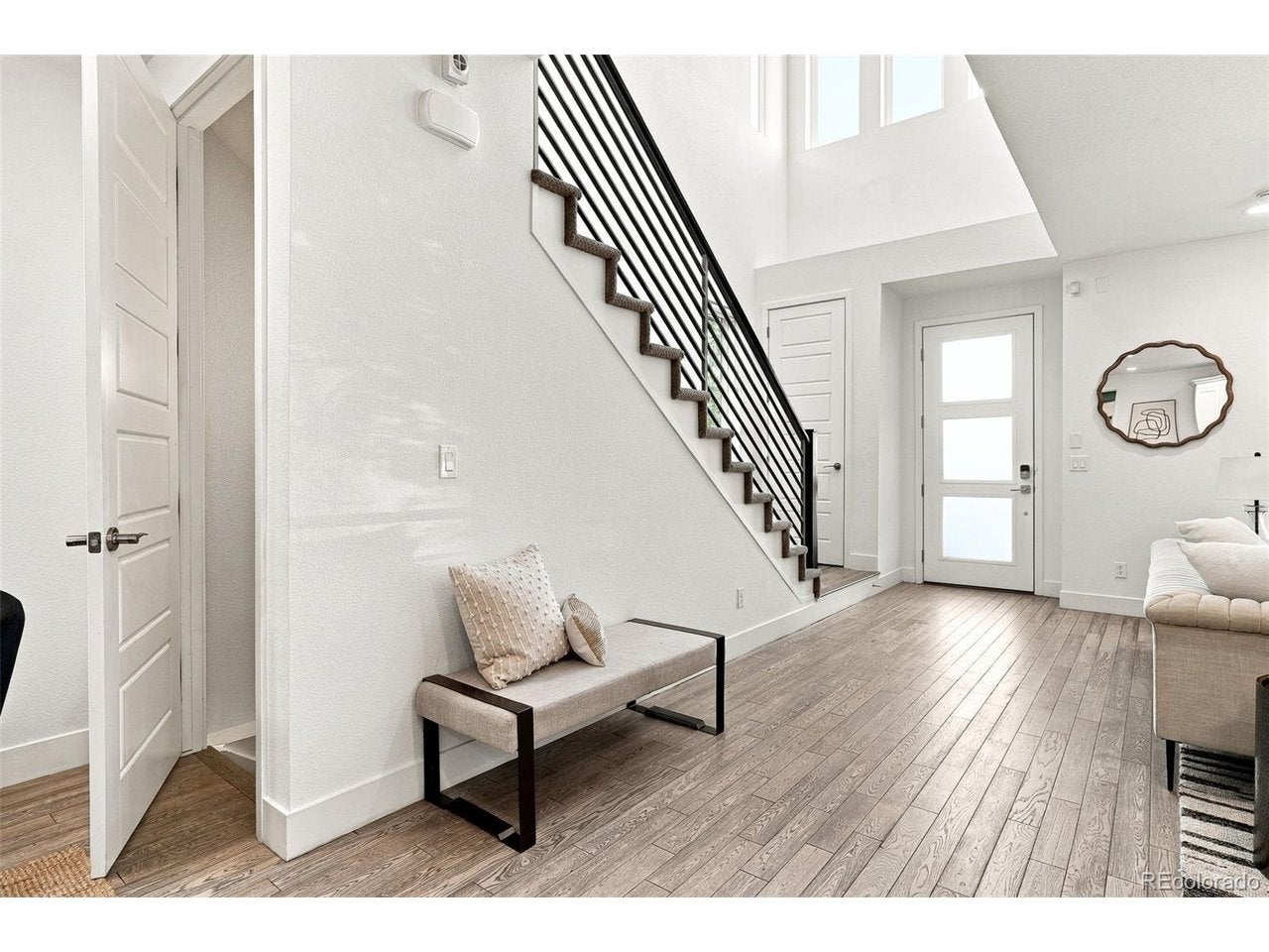 27 S Oneida Ct