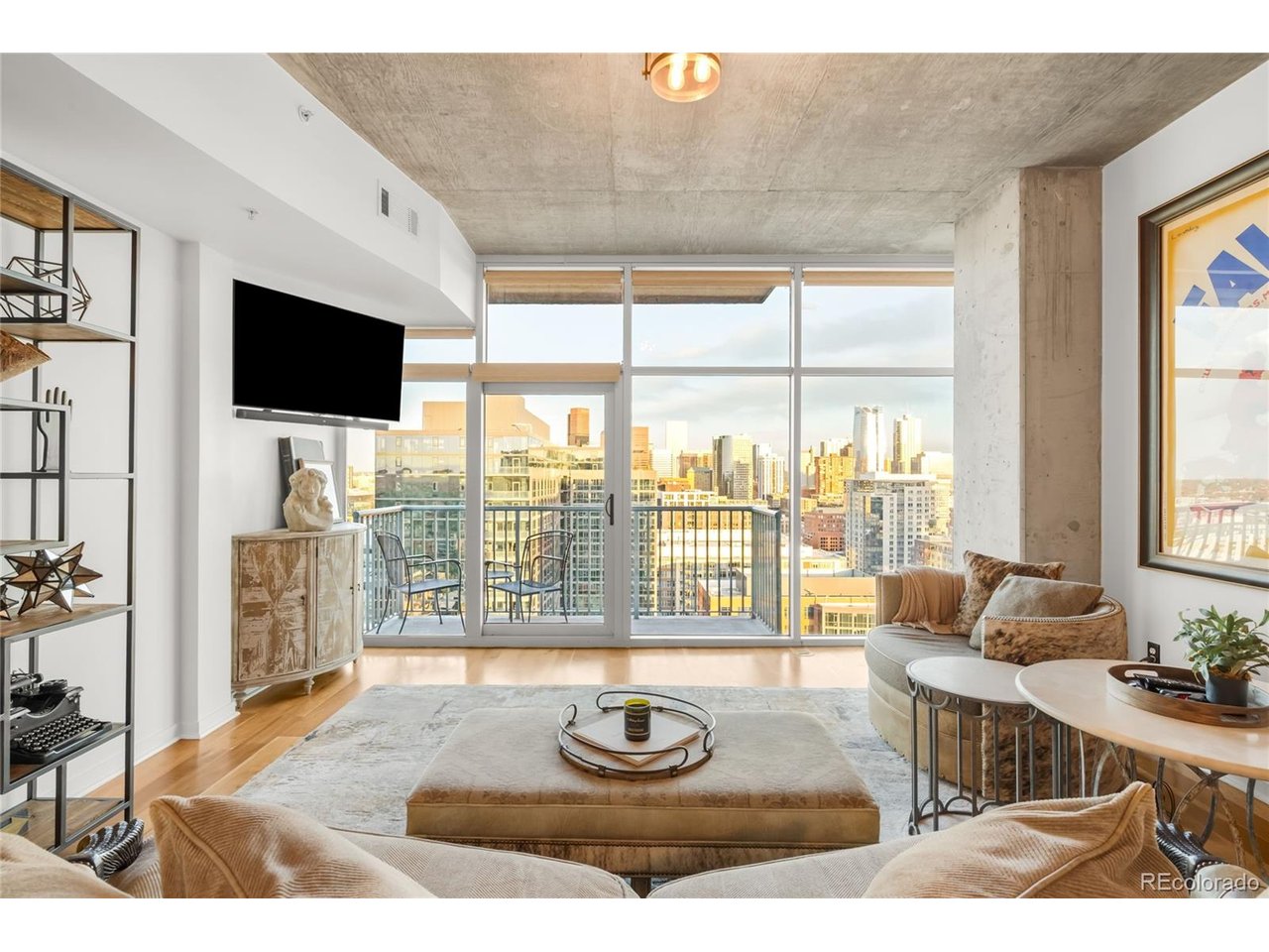 1700 Bassett St 2216