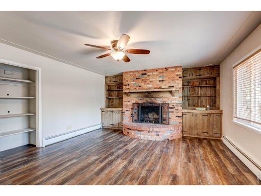 1827 COLLYER ST, LONGMONT, CO 80501 - Image 61dd2bef577fffc983dfa2c71c7cef4b/2473270605