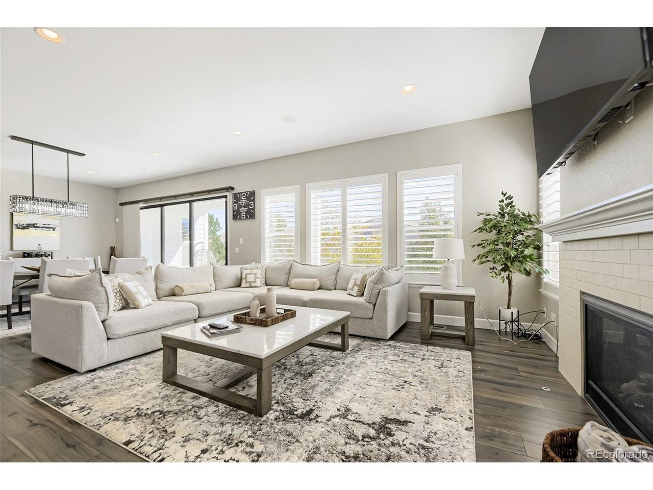 11300 Mission Walk St
