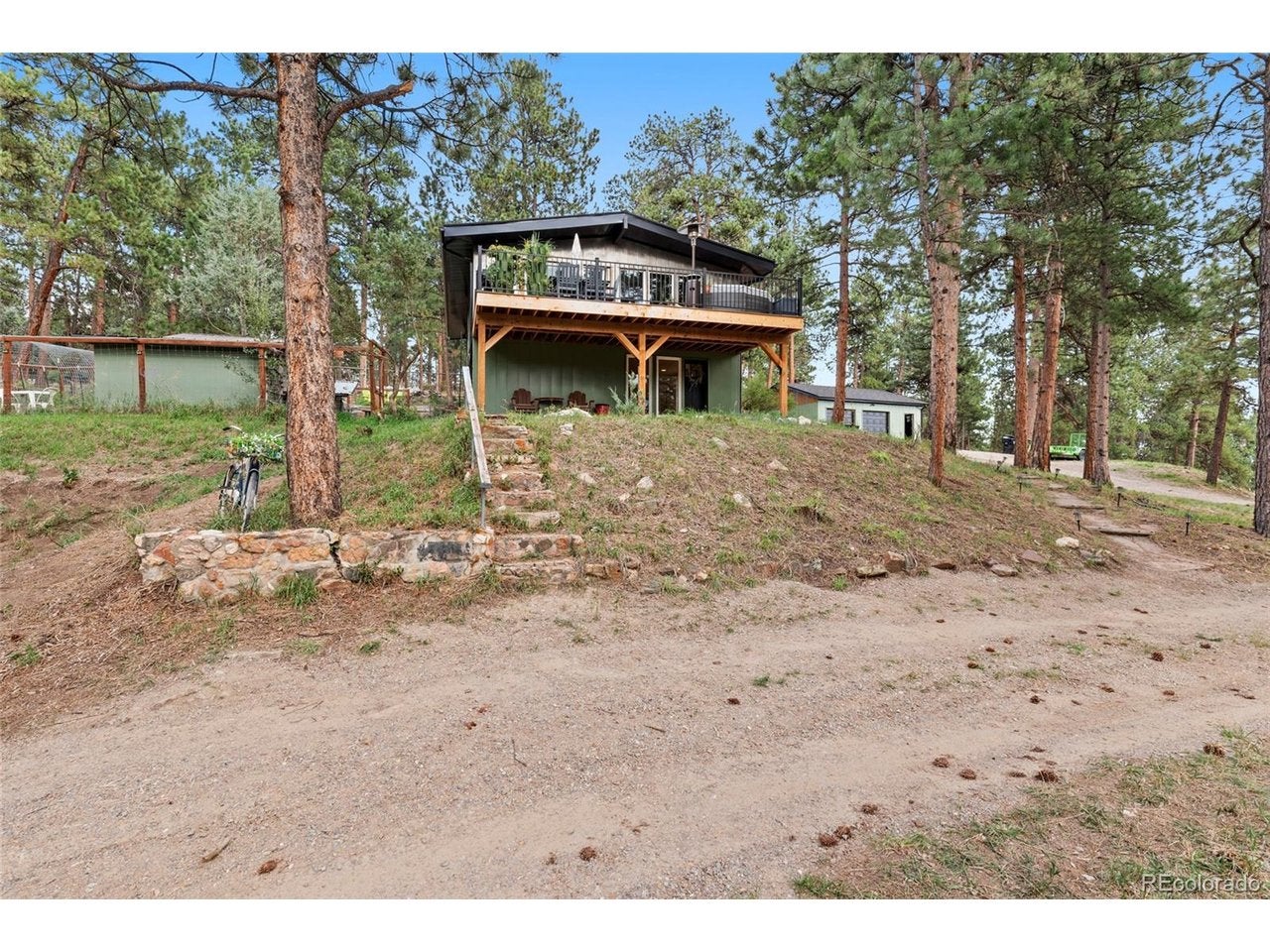 22937 Pawnee Rd