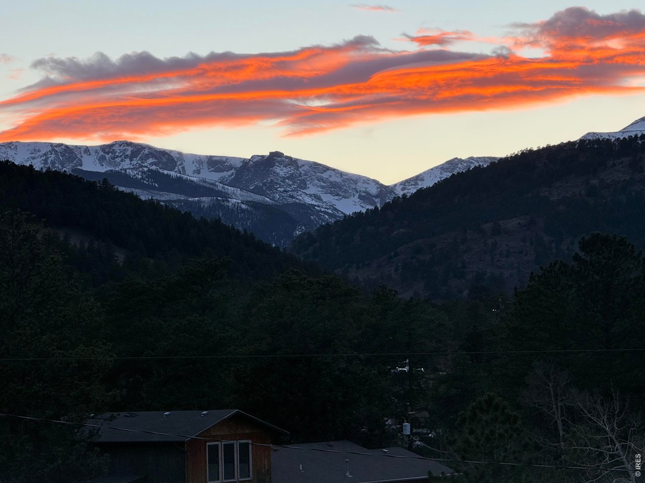 1352 Alpenglow Ln