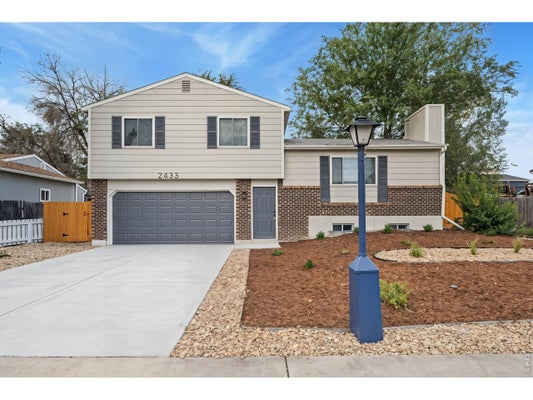 2433 SUNSET DR, LONGMONT, CO 80501 - Image 6ed8a1083e846bab41caec63b4cec93e/1140027280