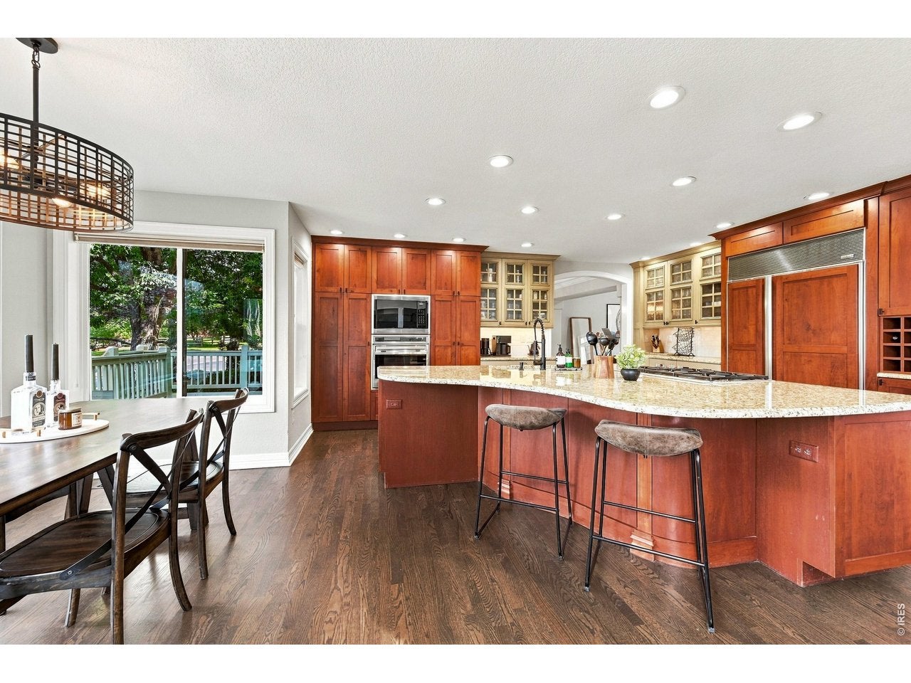 2317 Rimrock Cir