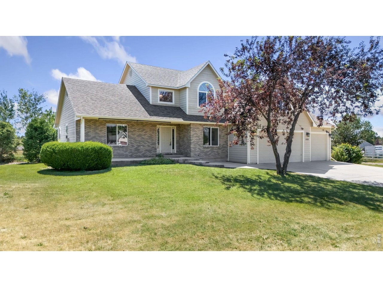 1808 Carefree Dr